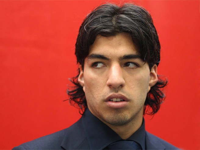 Luis Suarez cheating